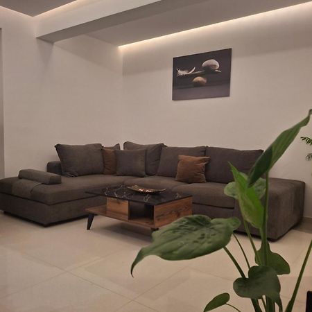 Prifti Luxury Apartment ファリラキ エクステリア 写真